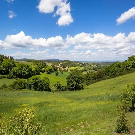 Scenic In With Pool Апартаменты